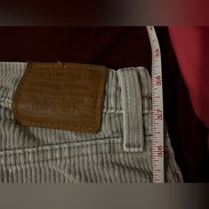 Levis Corduroy beige high waisted pant Size US30